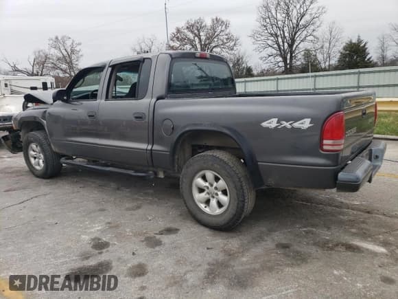 ✅ 2004 Dodge Dakota Sport • VIN: 1D7HG38N84S525629 • Lot: 82140054. Wystawiony na Copart z przebiegiem 255 160 mil. Bezpłatny archiwum sprzedaży aukcyjnych z USA i szczegółowy raport historii pojazdu na DreamBid. Zdjęcie 2.