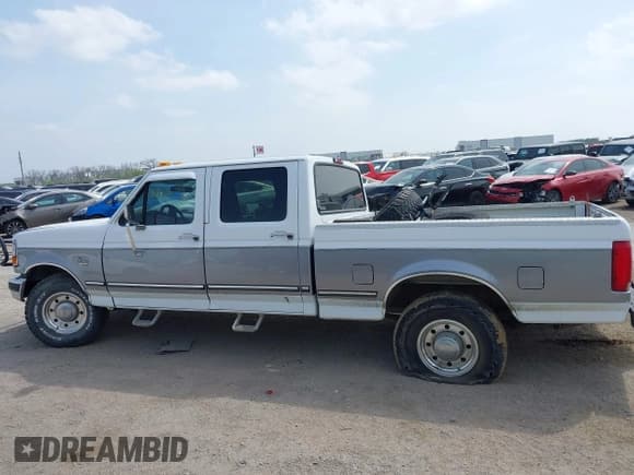 ✅ 1997 Ford F-250 • VIN: 1FTHW25F7VEA10948 • Лот: 41922444. Опубликован ранее на IAAI с пробегом 264 374 миль. Бесплатный доступ к архиву аукционных продаж из США и подробный отчёт об истории автомобиля на DreamBid. Изображение 14.