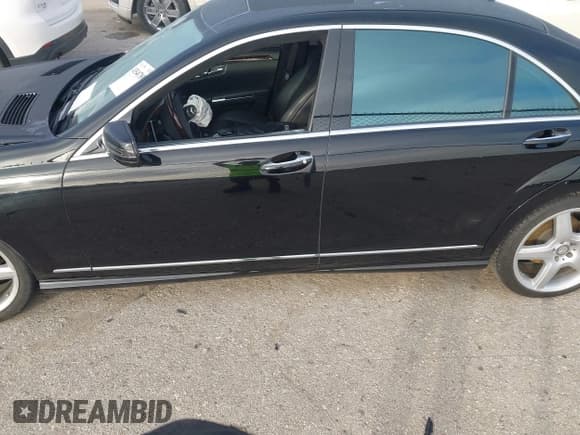 ✅ 2013 Mercedes-Benz S 550 • VIN: WDDNG7DB7DA529960 • Лот: 43540789. Опубликован ранее на IAAI с пробегом 117 141 миль. Бесплатный доступ к архиву аукционных продаж из США и подробный отчёт об истории автомобиля на DreamBid. Изображение 14.