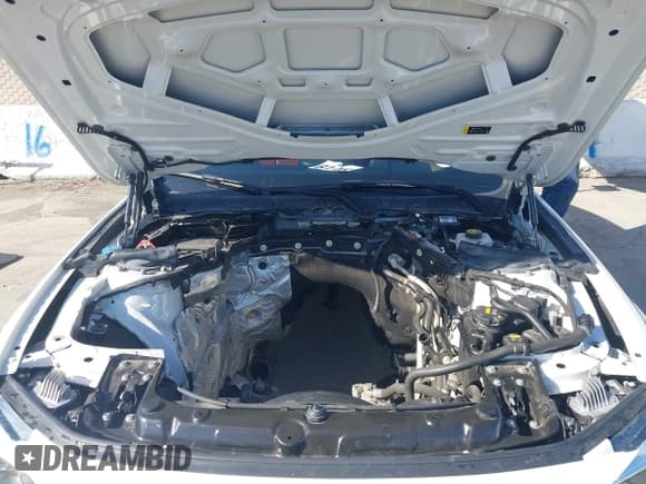 ✅ 2019 BMW 4 Series 430i • VIN: WBA4W3C58KAF93578 • Lot: 43572298. Wystawiony na IAAI z przebiegiem 65 278 mil. Bezpłatny archiwum sprzedaży aukcyjnych z USA i szczegółowy raport historii pojazdu na DreamBid. Zdjęcie 6.