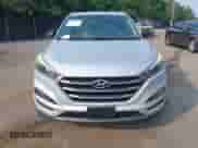 2016 Hyundai Tucson Sport z VIN KM8J3CA23GU022313, wystawiony jako IAAI lot #42490907 z przebiegiem 67 933 mil mil oraz . Historia ofert i sprzedaży dostępna na DreamBid. Obrazek 6.