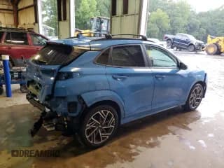 ✅ 2022 Hyundai Kona N Line • VIN: KM8K33A34NU868881 • Лот: 63098053. Опубликован ранее на Copart с пробегом 27 340 миль. Бесплатный доступ к архиву аукционных продаж из США и подробный отчёт об истории автомобиля на DreamBid. Изображение 3.