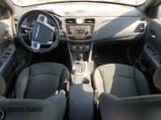 ✅ 2012 Chrysler 200 Touring • VIN: 1C3CCBBB9CN148979 • Lot: 64874595. Wystawiony na Copart z przebiegiem 112 893 mil. Bezpłatny archiwum sprzedaży aukcyjnych z USA i szczegółowy raport historii pojazdu na DreamBid. Zdjęcie 8.