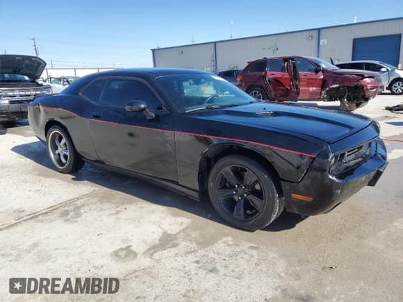 ✅ 2012 Dodge Challenger SXT Plus • VIN: 2C3CDYAG8CH269797 • Lot: 41827675. Wystawiony na Copart z przebiegiem 188 246 mil. Bezpłatny archiwum sprzedaży aukcyjnych z USA i szczegółowy raport historii pojazdu na DreamBid. Zdjęcie 4.