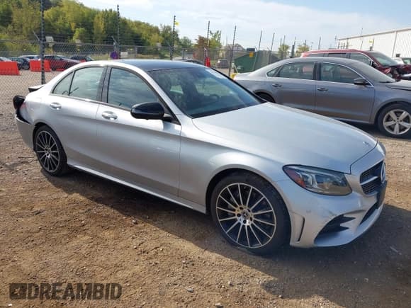 ✅ 2020 Mercedes-Benz C 300 • VIN: WDDWF8EB8LR525928 • Lot: 43356624. Wystawiony na IAAI z przebiegiem 60 529 mil. Bezpłatny archiwum sprzedaży aukcyjnych z USA i szczegółowy raport historii pojazdu na DreamBid. Zdjęcie 1.