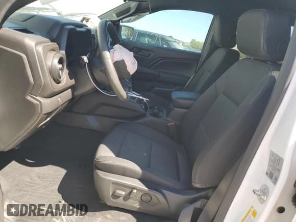 ✅ 2024 Chevrolet Colorado 2WD Work Truck • VIN: 1GCPSBEK5R1198113 • Lot: 82078685. Wystawiony na Copart z przebiegiem 14 025 mil. Bezpłatny archiwum sprzedaży aukcyjnych z USA i szczegółowy raport historii pojazdu na DreamBid. Zdjęcie 7.