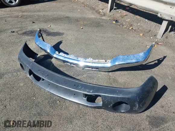 2006 GMC Sierra 1500 SL with VIN 2GTEC13V861309156, listed as a IAAI auction lot 43449620 with 176,622 mi miles and . Bid and sale history available at DreamBid. Image 12.