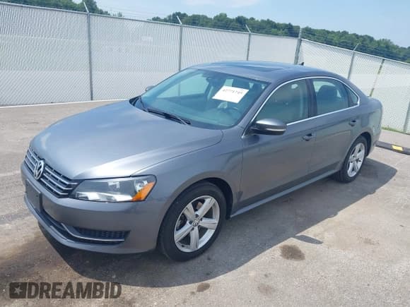 ✅ 2013 Volkswagen Passat SE • VIN: 1VWBN7A31DC133430 • Lot: 42771745. Listed on IAAI with 105,121 mi. Free auction sales archive from the USA and detailed vehicle history report at DreamBid. Image 2.