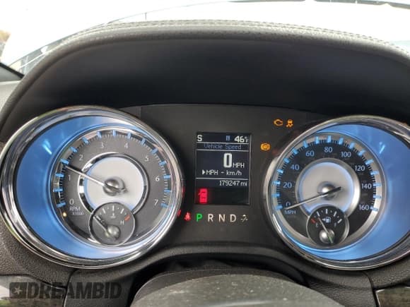 ✅ 2011 Chrysler 300 C • VIN: 2C3CK6CT6BH612156 • Lot: 90479495. Wystawiony na Copart z przebiegiem 179 247 mil. Bezpłatny archiwum sprzedaży aukcyjnych z USA i szczegółowy raport historii pojazdu na DreamBid. Zdjęcie 9.