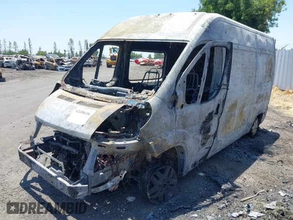 ✅ 2014 Ram ProMaster Cargo • VIN: 3C6TRVCG1EE103202 • Lot: 42458658. Wystawiony na IAAI z przebiegiem Nie podano. Bezpłatny archiwum sprzedaży aukcyjnych z USA i szczegółowy raport historii pojazdu na DreamBid. Zdjęcie 17.