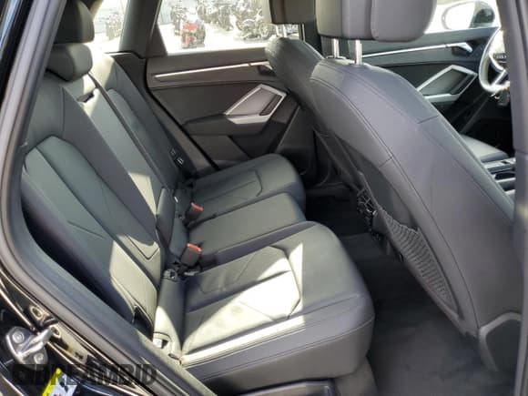 ✅ 2021 Audi Q3 S line Premium • VIN: WA1DECF39M1031876 • Lot: 82638485. Wystawiony na Copart z przebiegiem 56 664 mil. Bezpłatny archiwum sprzedaży aukcyjnych z USA i szczegółowy raport historii pojazdu na DreamBid. Zdjęcie 11.