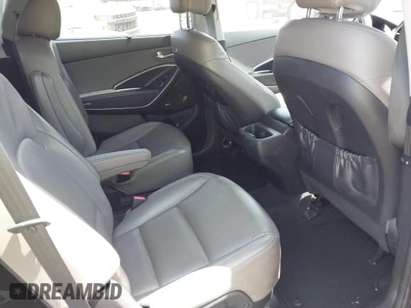 ✅ 2017 Hyundai Santa Fe Limited Ultimate • VIN: KM8SR4HF3HU186163 • Лот: 42080246. Опубликован ранее на IAAI с пробегом 111 336 миль. Бесплатный доступ к архиву аукционных продаж из США и подробный отчёт об истории автомобиля на DreamBid. Изображение 8.