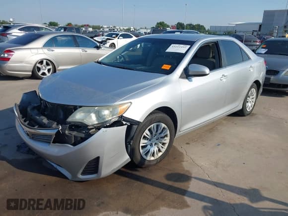 ✅ 2014 Toyota Camry LE • VIN: 4T4BF1FK9ER425000 • Лот: 43211452. Опубликован ранее на IAAI с пробегом Не указан. Бесплатный доступ к архиву аукционных продаж из США и подробный отчёт об истории автомобиля на DreamBid. Изображение 18.