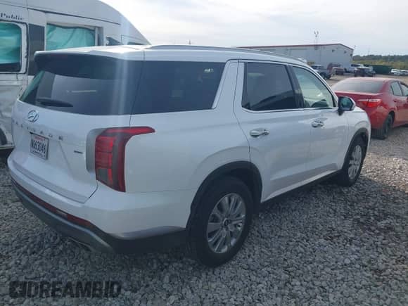 2025 Hyundai Palisade SEL z VIN KM8R2DGE7SU833358, wystawiony jako IAAI lot #43581897 z przebiegiem 31 129 mil mil oraz . Historia ofert i sprzedaży dostępna na DreamBid. Obrazek 4.
