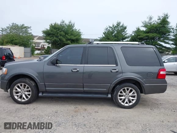 ✅ 2015 Ford Expedition Limited • VIN: 1FMJU1KT2FEF07608 • Лот: 42360792. Опубликован ранее на IAAI с пробегом 139 993 миль. Бесплатный доступ к архиву аукционных продаж из США и подробный отчёт об истории автомобиля на DreamBid. Изображение 14.