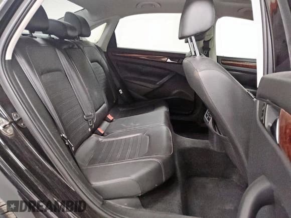 ✅ 2013 Volkswagen Passat SEL • VIN: 1VWCH7A39DC095568 • Lot: 56353555. Wystawiony na Copart z przebiegiem 169 907 mil. Bezpłatny archiwum sprzedaży aukcyjnych z USA i szczegółowy raport historii pojazdu na DreamBid. Zdjęcie 10.