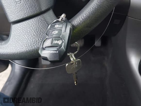 ✅ 2006 Toyota RAV4 Sport • VIN: JTMBD32V066003722 • Lot: 43381828. Listed on IAAI with 166,155 mi. Free auction sales archive from the USA and detailed vehicle history report at DreamBid. Image 11.