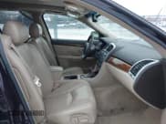 ✅ 2009 Cadillac SRX AWD • VIN: 1GYEE437390112841 • Lot: 41317070. Wystawiony na IAAI z przebiegiem 139 513 mil. Bezpłatny archiwum sprzedaży aukcyjnych z USA i szczegółowy raport historii pojazdu na DreamBid. Zdjęcie 5.