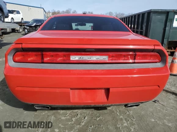 ✅ 2014 Dodge Challenger SXT Plus • VIN: 2C3CDYAG6EH110943 • Lot: 85097314. Wystawiony na Copart z przebiegiem 71 764 mil. Bezpłatny archiwum sprzedaży aukcyjnych z USA i szczegółowy raport historii pojazdu na DreamBid. Zdjęcie 6.