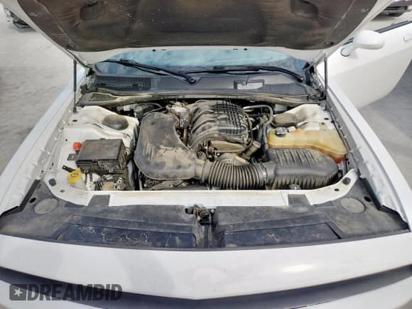 ✅ 2019 Dodge Challenger SXT • VIN: 2C3CDZAG5KH751485 • Lot: 84646485. Listed on Copart with 83,556 mi. Free auction sales archive from the USA and detailed vehicle history report at DreamBid. Image 11.