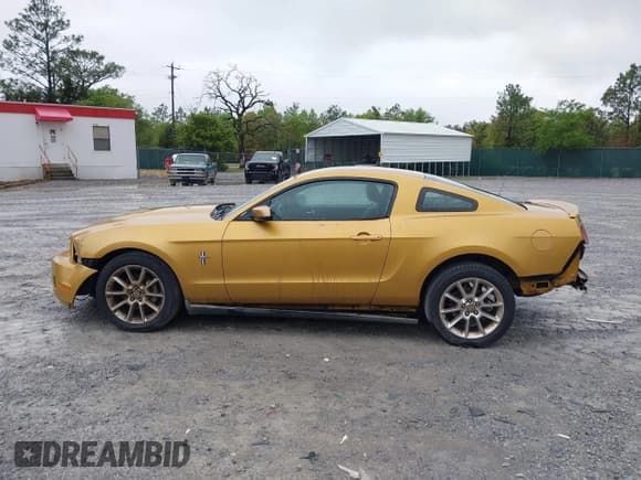 ✅ 2010 Ford Mustang V6 • VIN: 1ZVBP8AN6A5105768 • Lot: 41964355. Listed on IAAI with 180,654 mi. Free auction sales archive from the USA and detailed vehicle history report at DreamBid. Image 15.