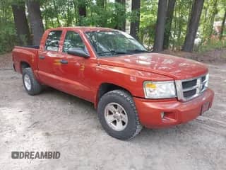 ✅ 2008 Dodge Dakota SLT • VIN: 1D7HW48K98S593961 • Lot: 42784336. Wystawiony na IAAI z przebiegiem 96 978 mil mil. Skorzystaj z bezpłatnego archiwum sprzedaży aukcyjnych z USA i zobacz szczegółowy raport historii pojazdu na DreamBid. Zdjęcie 1.