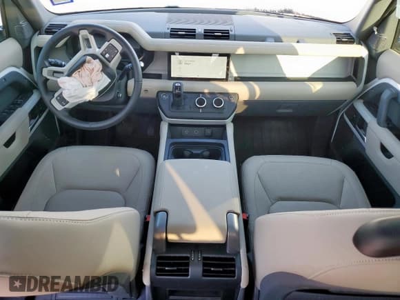 ✅ 2024 Land Rover Defender S • VIN: SALEJ7EX8R2332151 • Lot: 59149955. Listed on Copart with 14,429 mi. Free auction sales archive from the USA and detailed vehicle history report at DreamBid. Image 8.