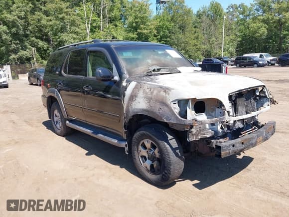 ✅ 2004 Toyota Sequoia SR5 • VIN: 5TDBT44A74S216277 • Lot: 43060630. Listed on IAAI with 223,500 mi. Free auction sales archive from the USA and detailed vehicle history report at DreamBid. Image 1.