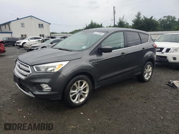 ✅ 2019 Ford Escape SE • VIN: 1FMCU9GDXKUA48739 • Lot: 67376565. Wystawiony na Copart z przebiegiem 58 059 mil. Bezpłatny archiwum sprzedaży aukcyjnych z USA i szczegółowy raport historii pojazdu na DreamBid. Zdjęcie 1.