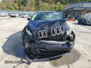 ✅ 2016 Jeep Cherokee Sport • VIN: 1C4PJMAS6GW215795 • Lot: 86470125. Wystawiony na Copart z przebiegiem 125 997 mil. Bezpłatny archiwum sprzedaży aukcyjnych z USA i szczegółowy raport historii pojazdu na DreamBid. Zdjęcie 5.