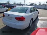 ✅ 2014 Volkswagen Passat Wolfsburg Edition • VIN: 1VWAT7A30EC097331 • Lot: 41762061. Wystawiony na IAAI z przebiegiem 173 351 mil. Bezpłatny archiwum sprzedaży aukcyjnych z USA i szczegółowy raport historii pojazdu na DreamBid. Zdjęcie 4.