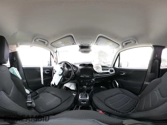 ✅ 2018 Jeep Renegade Latitude • VIN: ZACCJBBB2JPJ17348 • Lot: 43244462. Wystawiony na IAAI z przebiegiem 98 128 mil. Bezpłatny archiwum sprzedaży aukcyjnych z USA i szczegółowy raport historii pojazdu na DreamBid. Zdjęcie 19.