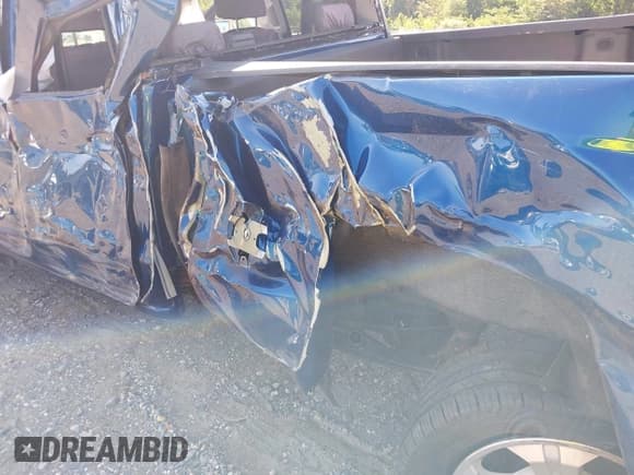 ✅ 2019 Chevrolet Silverado 1500 LT • VIN: 2GCVKPECXK1175049 • Lot: 42763309. Wystawiony na IAAI z przebiegiem 138 069 mil. Bezpłatny archiwum sprzedaży aukcyjnych z USA i szczegółowy raport historii pojazdu na DreamBid. Zdjęcie 21.