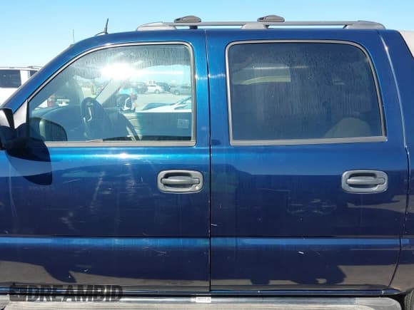 ✅ 2005 Chevrolet Avalanche LS • VIN: 3GNEC12Z55G271144 • Lot: 43633435. Listed on IAAI with 291,369 mi. Free auction sales archive from the USA and detailed vehicle history report at DreamBid. Image 14.