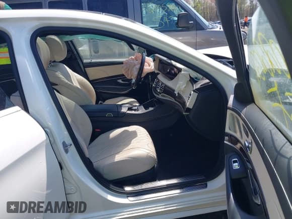 ✅ 2020 Mercedes-Benz S 560 • VIN: WDDUG8GB1LA517024 • Lot: 42022021. Wystawiony na IAAI z przebiegiem 52 456 mil. Bezpłatny archiwum sprzedaży aukcyjnych z USA i szczegółowy raport historii pojazdu na DreamBid. Zdjęcie 5.