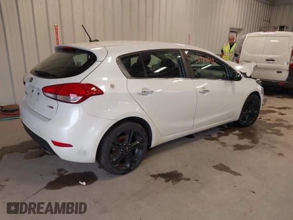 ✅ 2016 Kia Forte EX • VIN: KNAFX5A81G5529300 • Lot: 43584622. Wystawiony na IAAI z przebiegiem 65 497 mil. Bezpłatny archiwum sprzedaży aukcyjnych z USA i szczegółowy raport historii pojazdu na DreamBid. Zdjęcie 4.