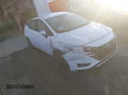 ✅ 2023 Nissan Versa SV • VIN: 3N1CN8EV8PL829528 • Lot: 43267857. Wystawiony na IAAI z przebiegiem 39 849 mil. Bezpłatny archiwum sprzedaży aukcyjnych z USA i szczegółowy raport historii pojazdu na DreamBid. Zdjęcie 1.