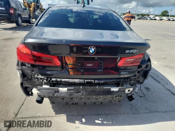 ✅ 2017 BMW 5 Series 530i • VIN: WBAJA5C34HG896405 • Lot: 85378555. Wystawiony na Copart z przebiegiem 117 206 mil. Bezpłatny archiwum sprzedaży aukcyjnych z USA i szczegółowy raport historii pojazdu na DreamBid. Zdjęcie 6.