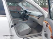 ✅ 2006 Mercedes-Benz E 350 • VIN: WDBUF56J06A820996 • Lot: 43652093. Wystawiony na IAAI z przebiegiem 132 878 mil. Bezpłatny archiwum sprzedaży aukcyjnych z USA i szczegółowy raport historii pojazdu na DreamBid. Zdjęcie 5.