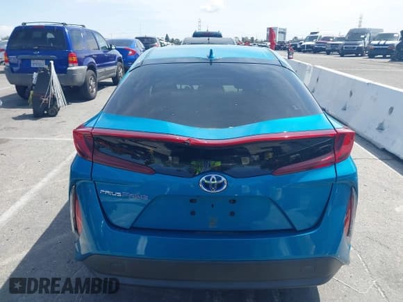 ✅ 2017 Toyota Prius Plus • VIN: JTDKARFP2H3001031 • Lot: 41934825. Listed on IAAI with 85,634 mi. Free auction sales archive from the USA and detailed vehicle history report at DreamBid. Image 17.