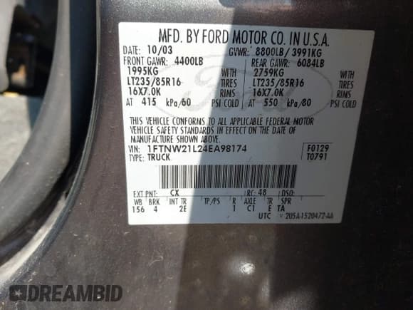 ✅ 2004 Ford F-250 XL • VIN: 1FTNW21L24EA98174 • Lot: 42456651. Wystawiony na IAAI z przebiegiem 133 876 mil. Bezpłatny archiwum sprzedaży aukcyjnych z USA i szczegółowy raport historii pojazdu na DreamBid. Zdjęcie 9.