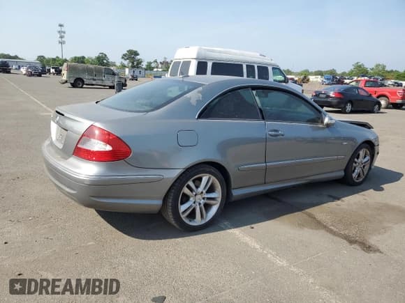 ✅ 2009 Mercedes-Benz CLK 350 • VIN: WDBTJ56H79F265236 • Lot: 60116635. Wystawiony na Copart z przebiegiem 98 870 mil. Bezpłatny archiwum sprzedaży aukcyjnych z USA i szczegółowy raport historii pojazdu na DreamBid. Zdjęcie 3.