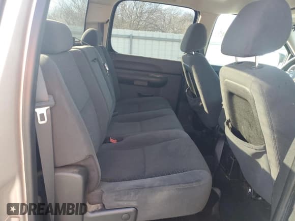 ✅ 2007 Chevrolet Silverado 2500HD 1LT • VIN: 1GCHC23KX7F565575 • Lot: 86905504. Wystawiony na Copart z przebiegiem 87 824 mil. Bezpłatny archiwum sprzedaży aukcyjnych z USA i szczegółowy raport historii pojazdu na DreamBid. Zdjęcie 10.