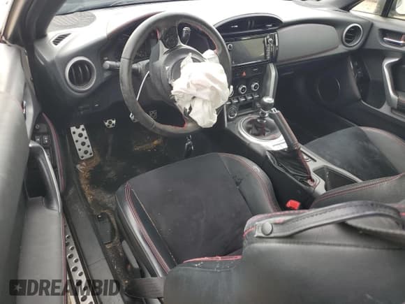 ✅ 2020 Subaru BRZ Limited • VIN: JF1ZCAC19L9701831 • Lot: 82276905. Wystawiony na Copart z przebiegiem 34 218 mil. Bezpłatny archiwum sprzedaży aukcyjnych z USA i szczegółowy raport historii pojazdu na DreamBid. Zdjęcie 8.