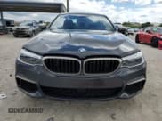 ✅ 2018 BMW 5 Series M550i xDrive • VIN: WBAJB9C53JB286164 • Лот: 71052315. Опубликован ранее на Copart с пробегом 91 157 миль. Бесплатный доступ к архиву аукционных продаж из США и подробный отчёт об истории автомобиля на DreamBid. Изображение 5.