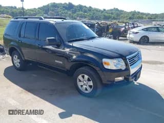 ✅ 2008 Ford Explorer XLT • VIN: 1FMEU73818UB11497 • Lot: 43121990. Wystawiony na IAAI z przebiegiem 129 934 mil. Bezpłatny archiwum sprzedaży aukcyjnych z USA i szczegółowy raport historii pojazdu na DreamBid. Zdjęcie 1.