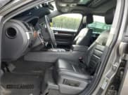 ✅ 2008 Volkswagen Touareg V6 • VIN: WVGBE77L38D056274 • Lot: 90029405. Wystawiony na Copart z przebiegiem Nie podano. Bezpłatny archiwum sprzedaży aukcyjnych z USA i szczegółowy raport historii pojazdu na DreamBid. Zdjęcie 7.