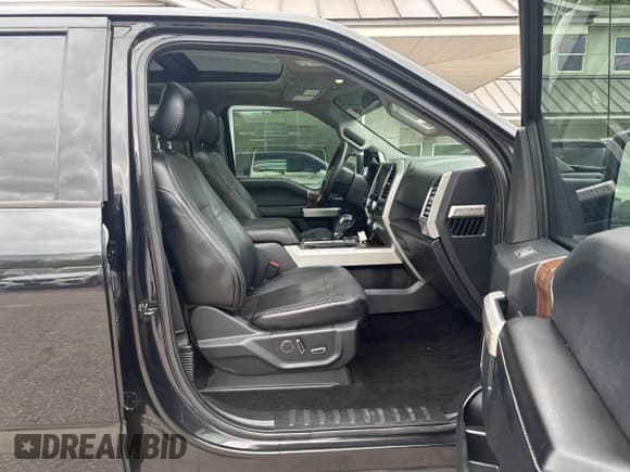 ✅ 2015 Ford F-150 XLT • VIN: 1FTEW1EF4FFC63993 • Лот: 42392180. Опубликован ранее на IAAI с пробегом 247 093 миль. Бесплатный доступ к архиву аукционных продаж из США и подробный отчёт об истории автомобиля на DreamBid. Изображение 5.