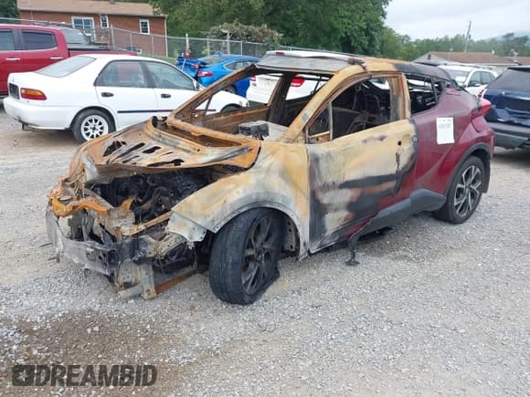 ✅ 2018 Toyota C-HR XLE • VIN: NMTKHMBX4JR042770 • Лот: 43015287. Опубликован ранее на IAAI с пробегом Не указан. Бесплатный доступ к архиву аукционных продаж из США и подробный отчёт об истории автомобиля на DreamBid. Изображение 2.