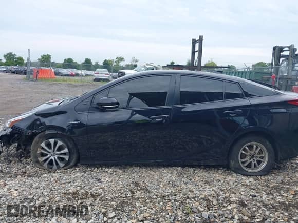 2022 Toyota Prius LE с VIN JTDL9MFU1N3033809, выставлен на аукционе IAAI как лот 39898273 с пробегом 102 460 миль миль и . История ставок и продаж доступна на DreamBid. Изображение 14.